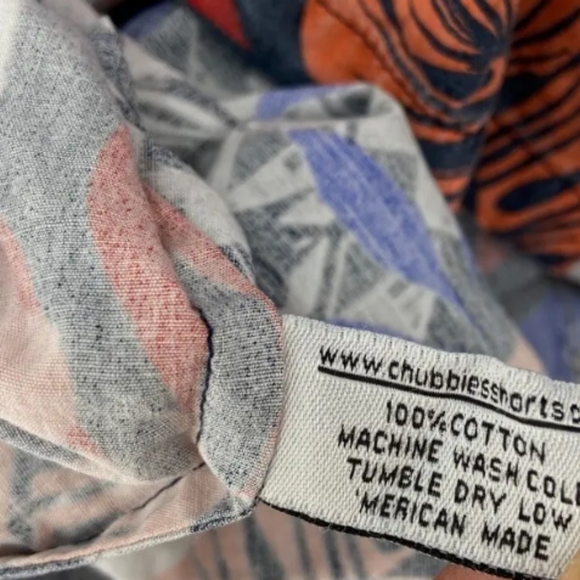 Chubbies Mens Hawaiian Stretch Shirt NWOT - Picture 4 of 5